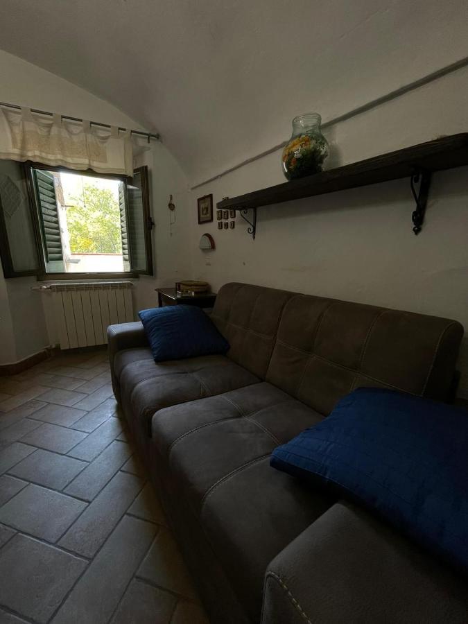 Casa Vacanza Pegrini Nel Centro Storico Di Gavi Exterior photo